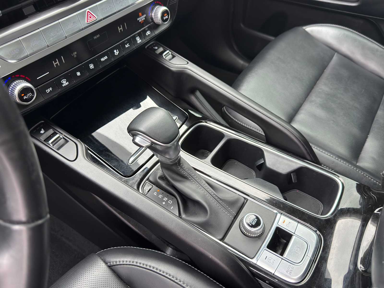 Thumbnail: 2024 Kia Telluride - 11