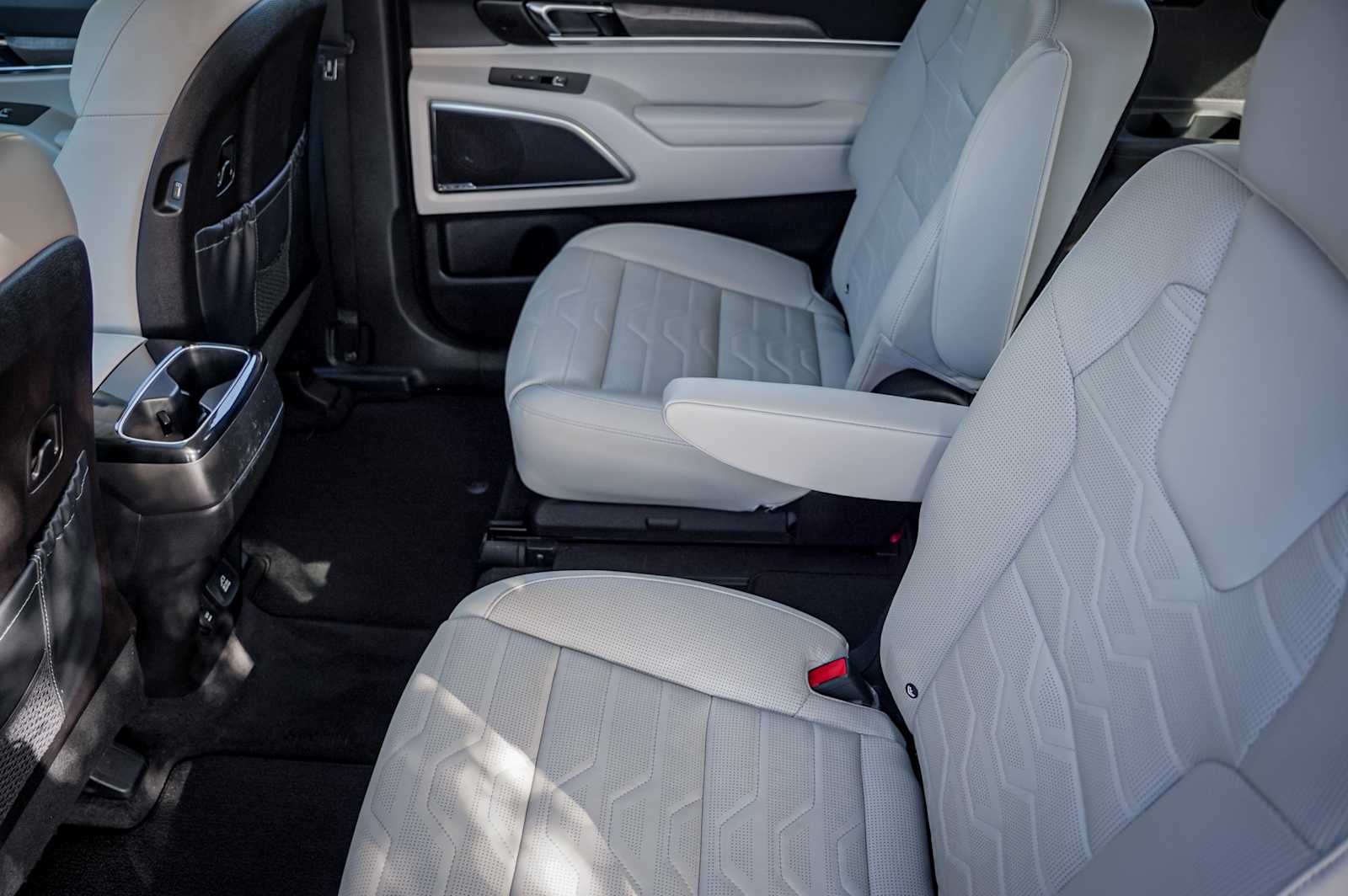 Thumbnail: 2022 Kia Telluride - 32