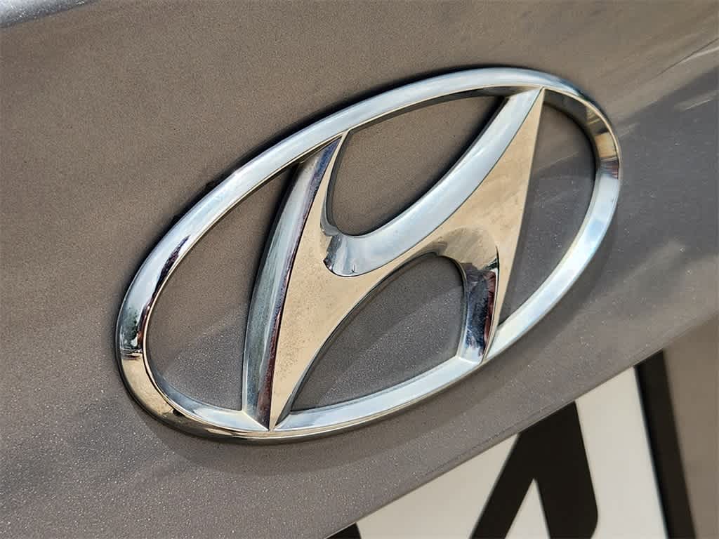 Thumbnail: 2017 Hyundai Elantra - 11