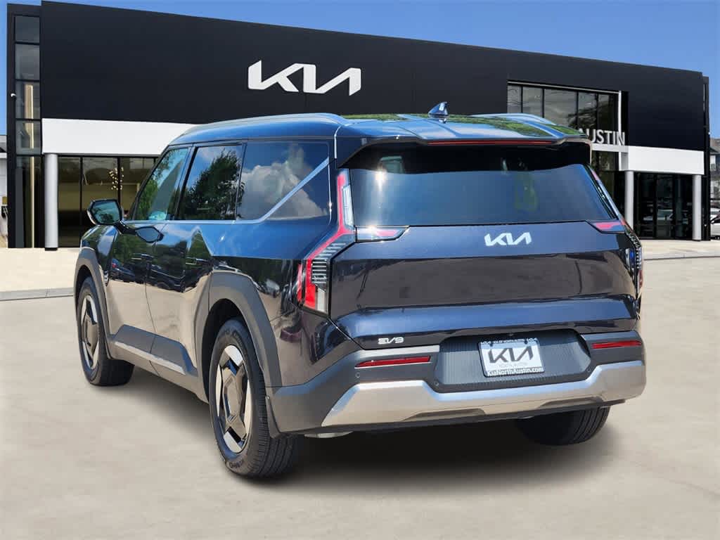 Thumbnail: 2025 Kia EV9 - 5