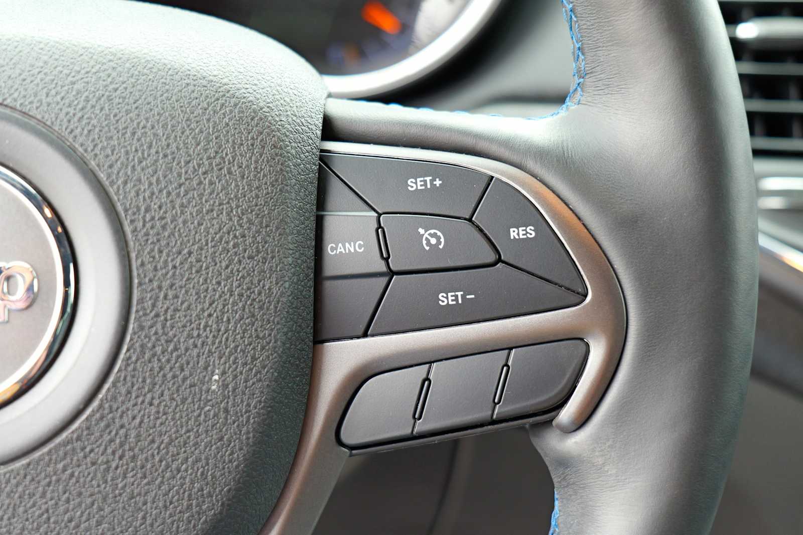 Thumbnail: 2018 Jeep Grand Cherokee - 14