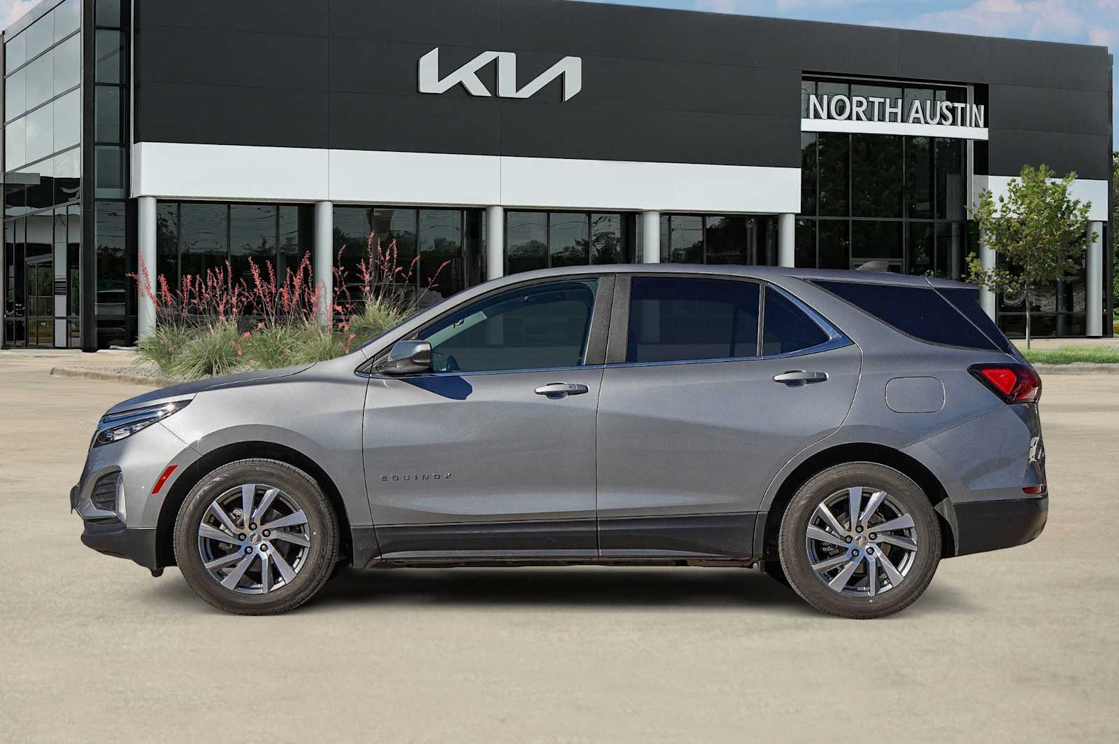 Thumbnail: 2023 Chevrolet Equinox - 4