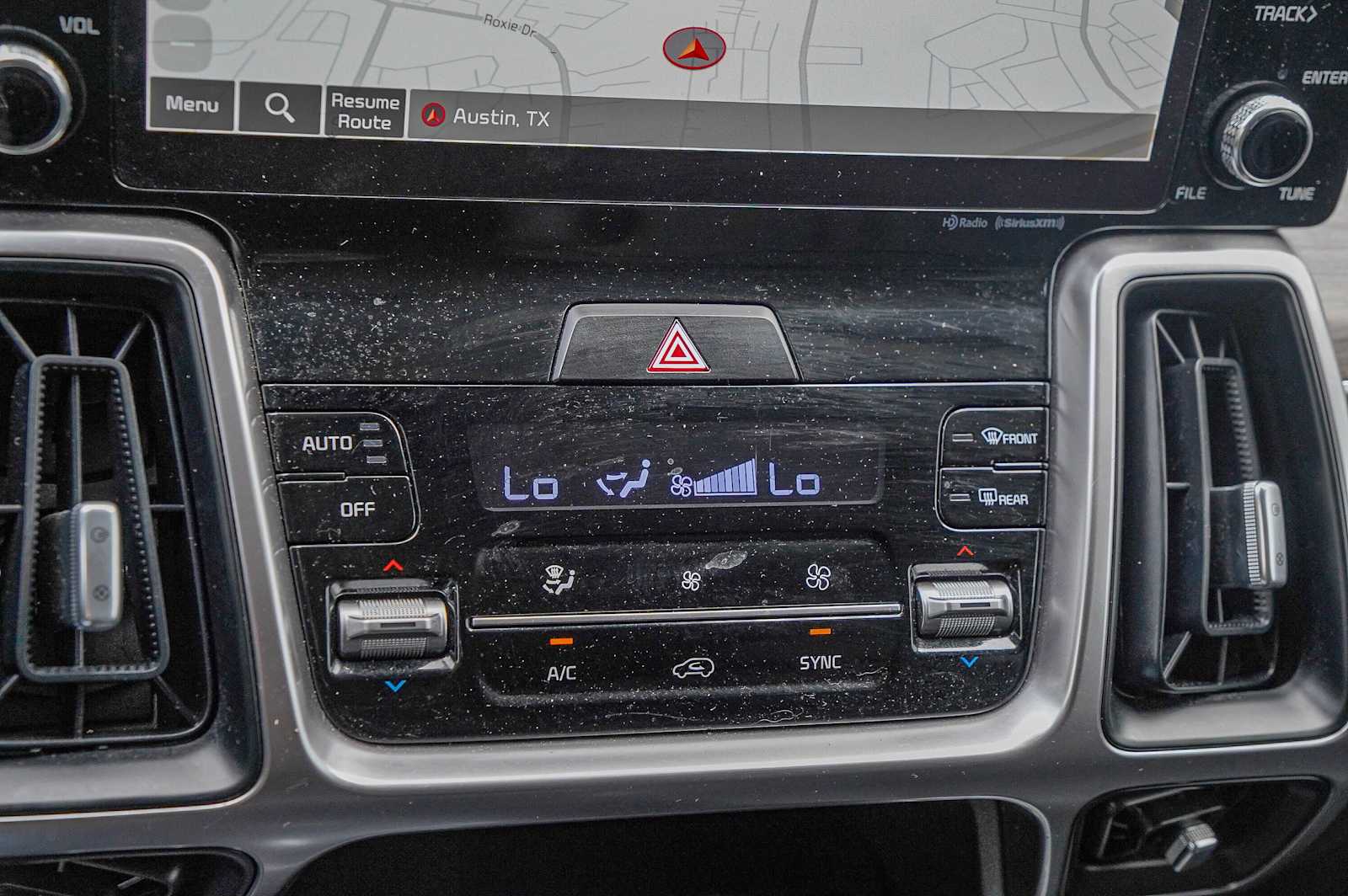 Thumbnail: 2023 Kia Sorento - 19