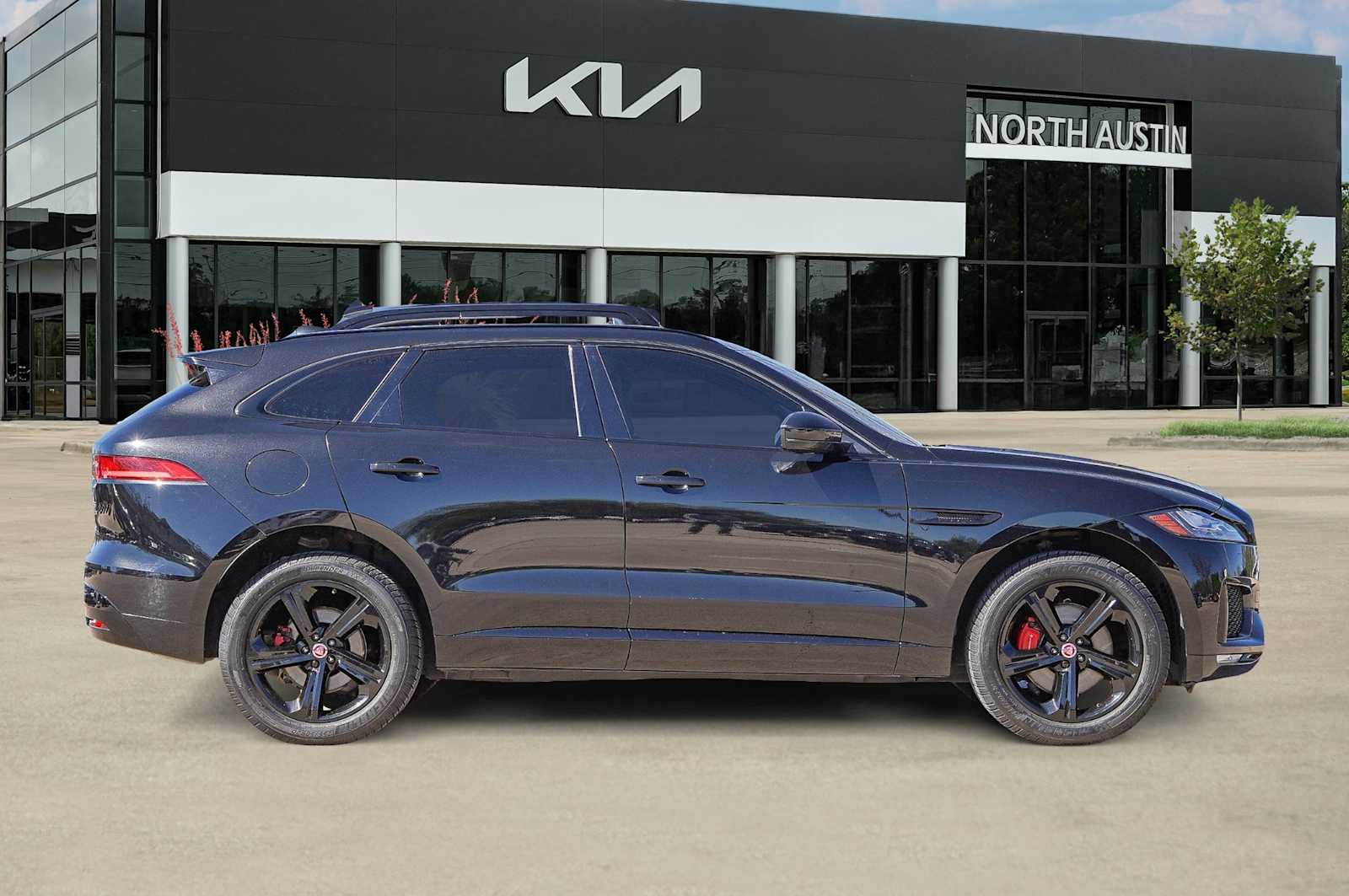 Thumbnail: 2020 Jaguar F-Pace - 7