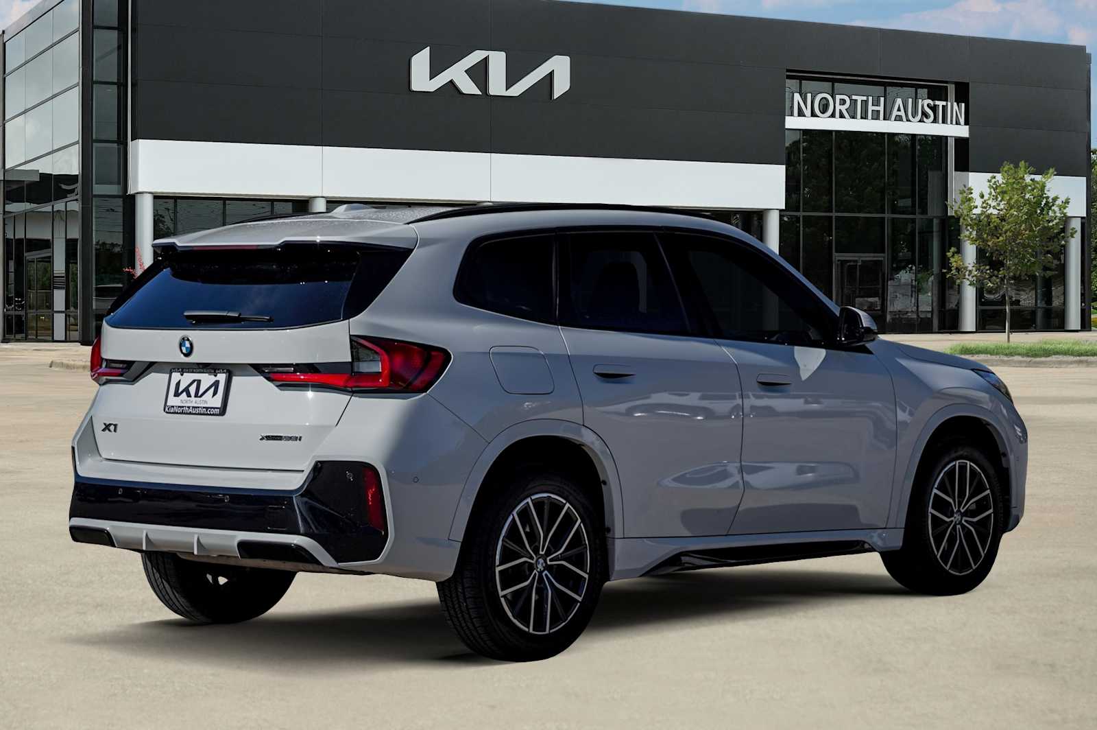 Thumbnail: 2024 BMW X1 - 8