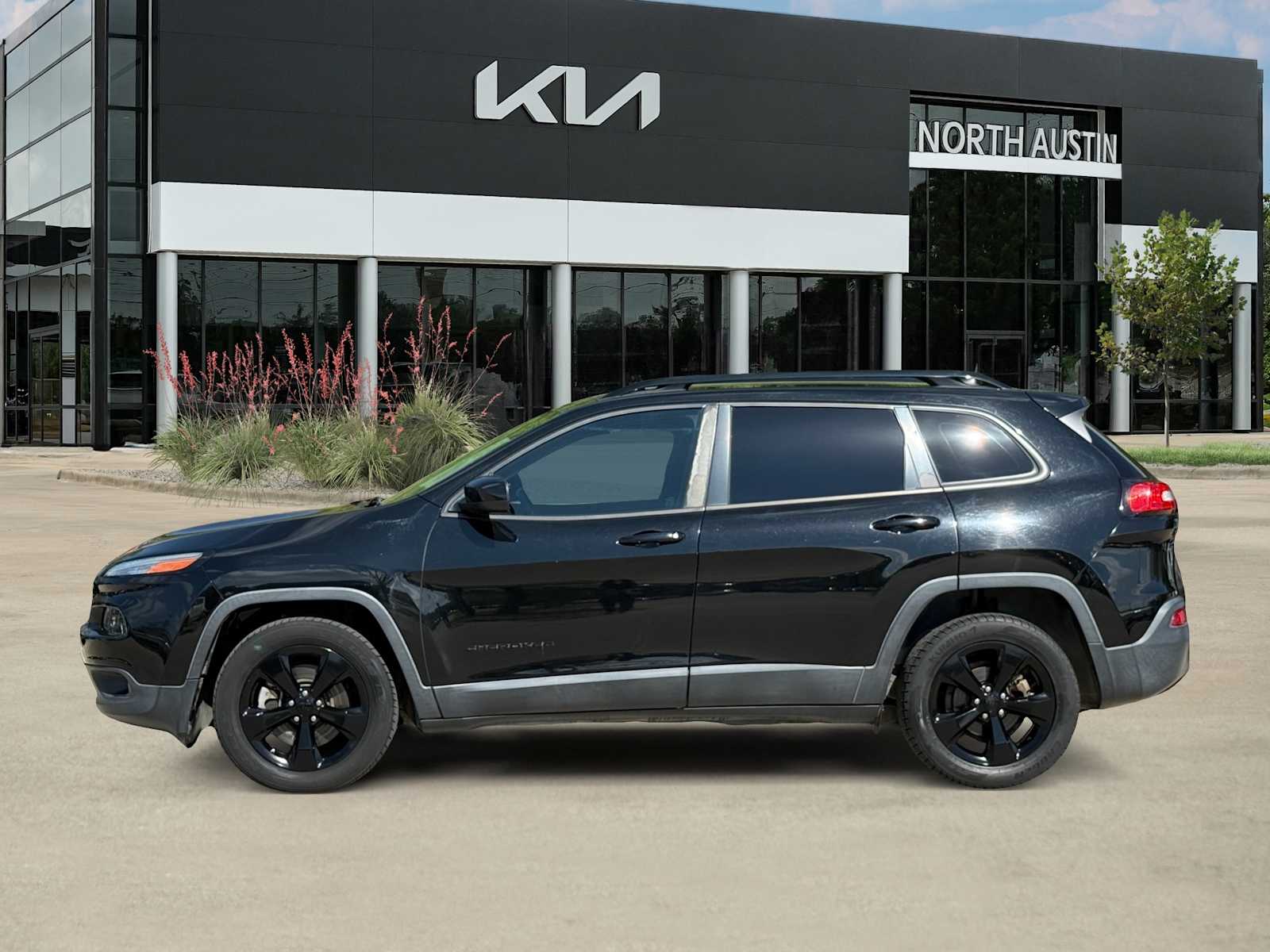 Thumbnail: 2018 Jeep Cherokee - 8