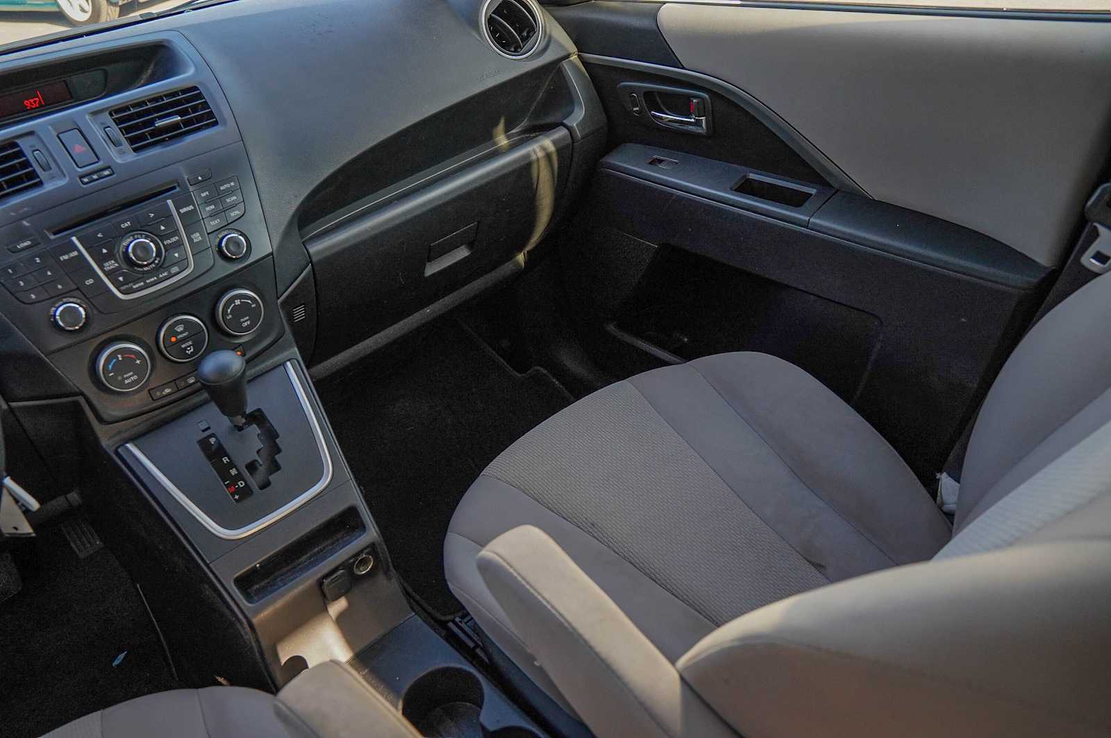 Thumbnail: 2015 Mazda Mazda5 - 26