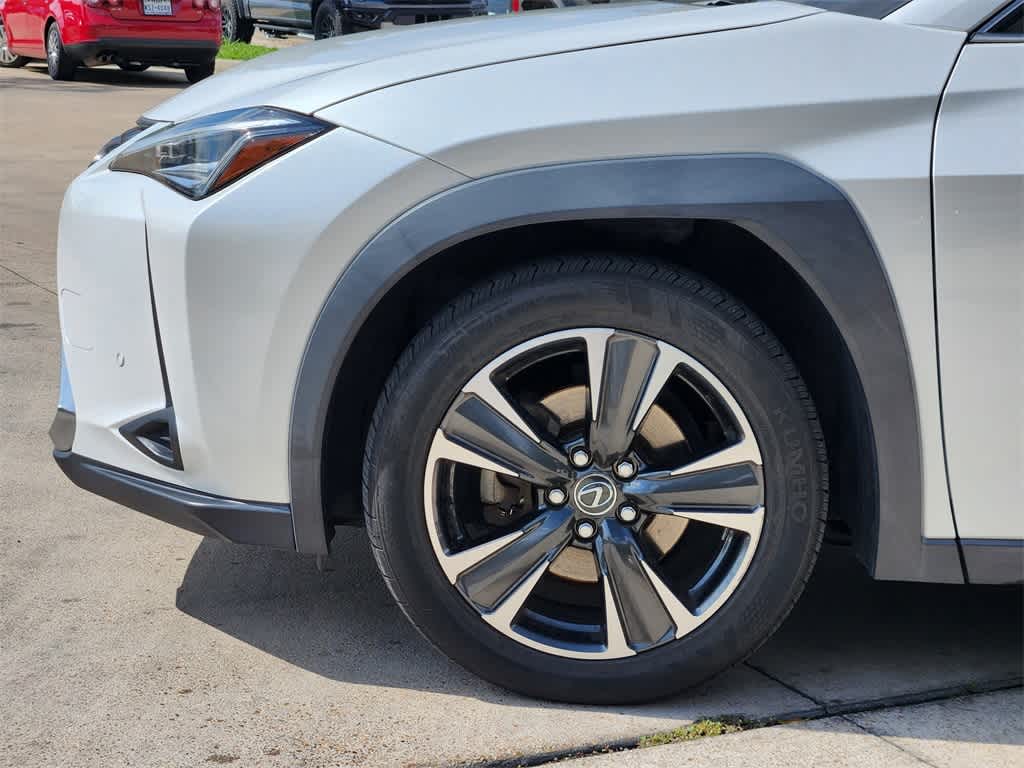 Thumbnail: 2020 Lexus UX - 8