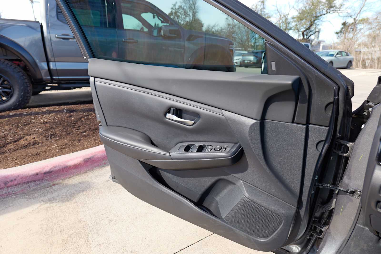 Thumbnail: 2022 Nissan Sentra - 21