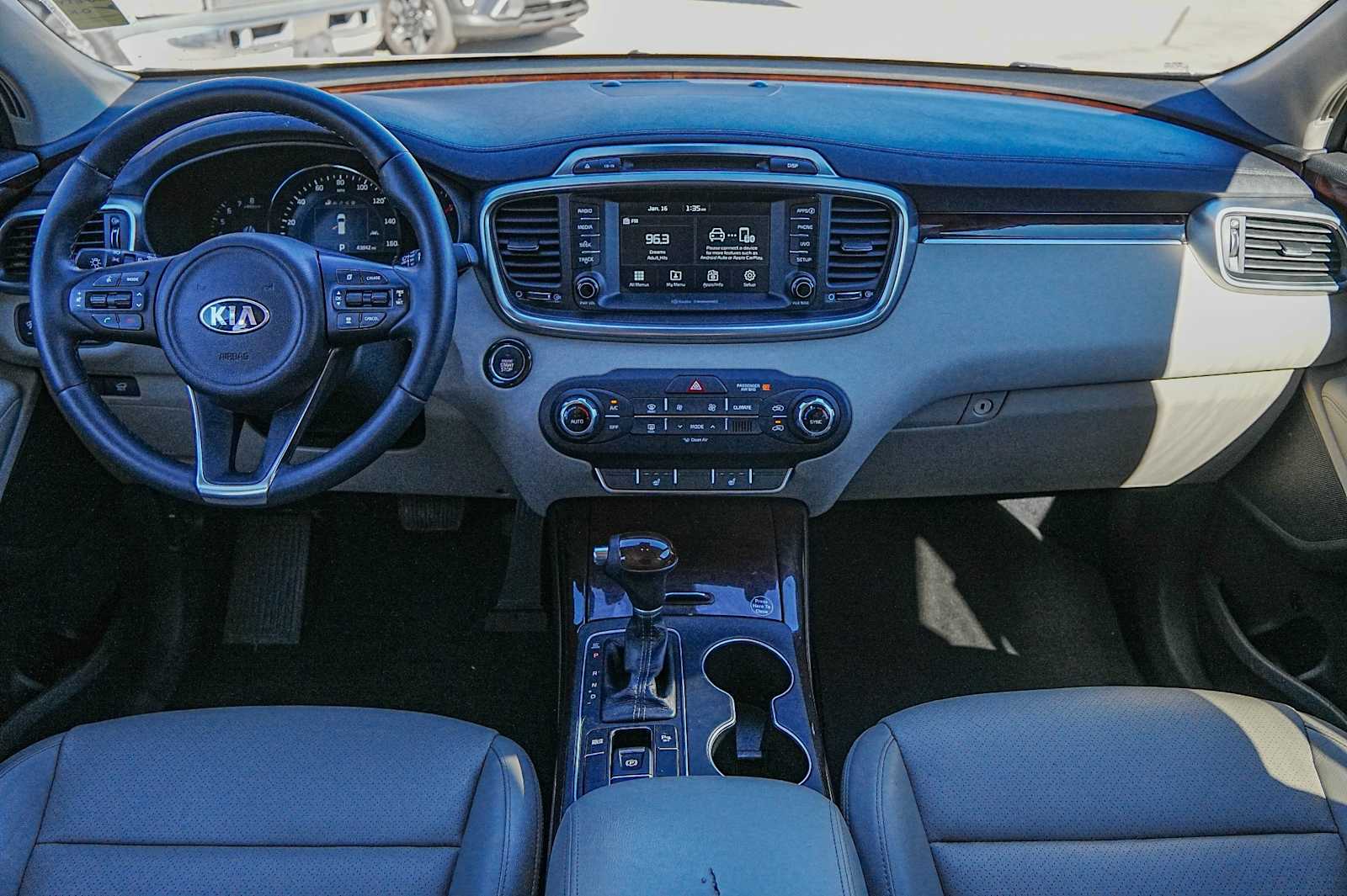 Thumbnail: 2018 Kia Sorento - 26