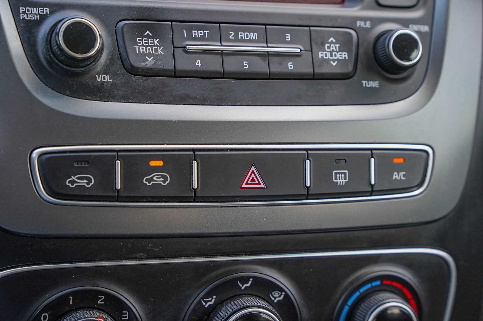 Thumbnail: 2014 Kia Sorento - 17