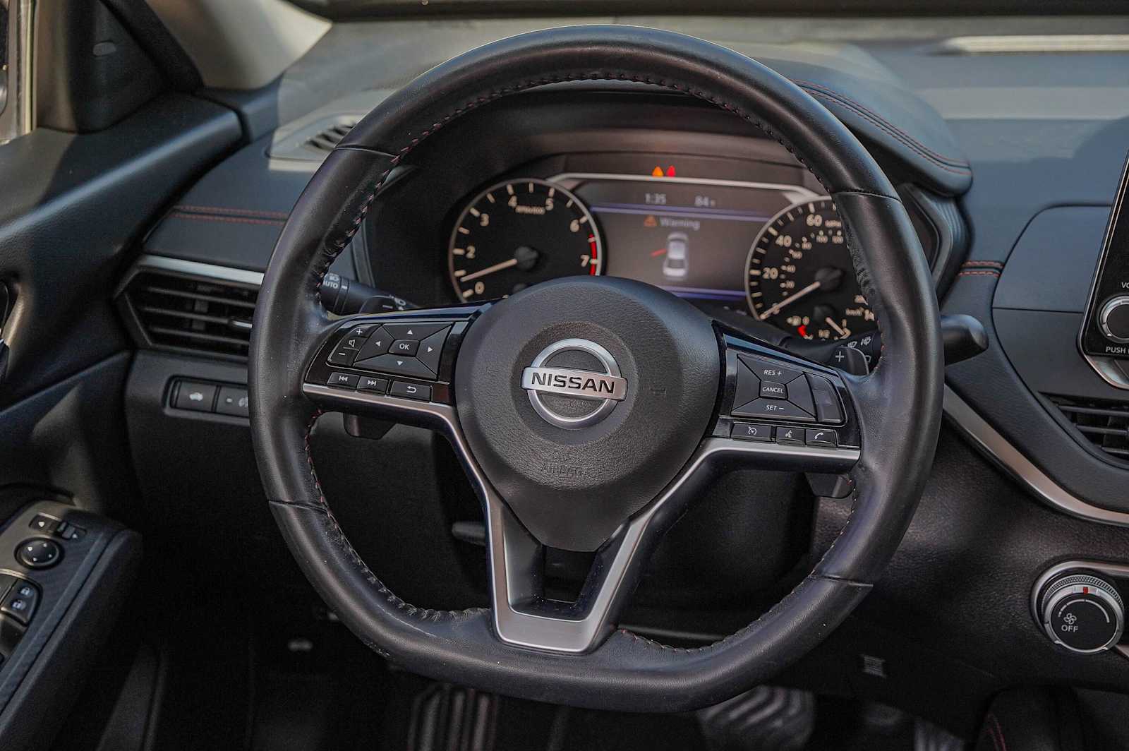 Thumbnail: 2020 Nissan Altima - 25
