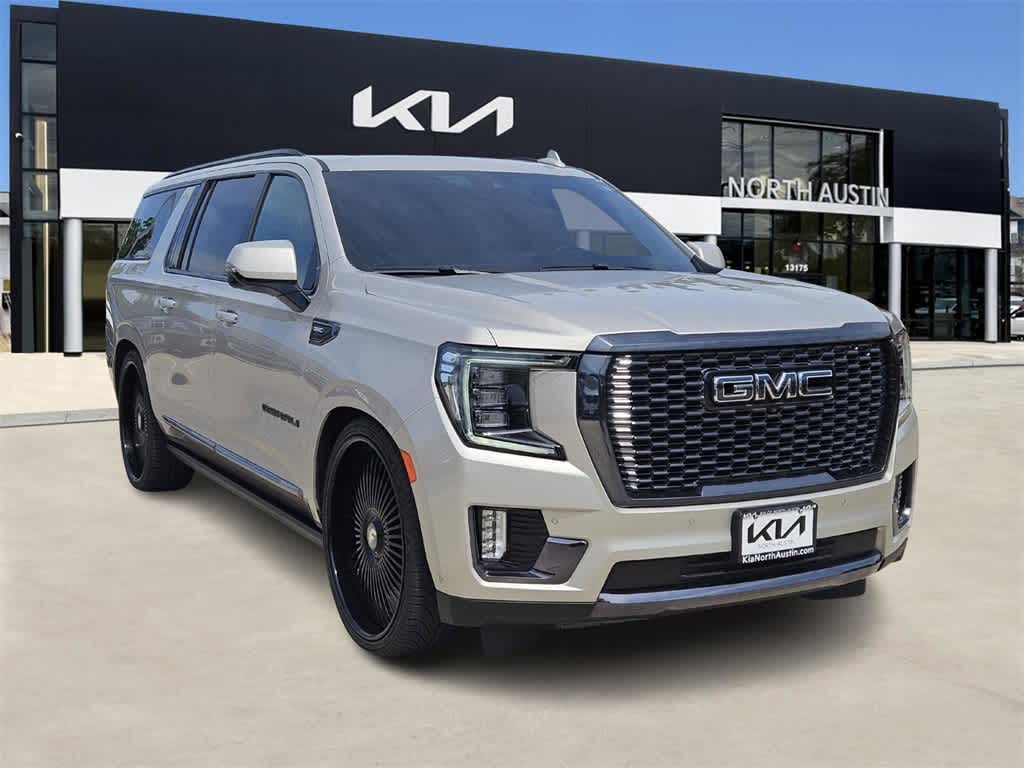 Thumbnail: 2023 GMC Yukon XL - 3