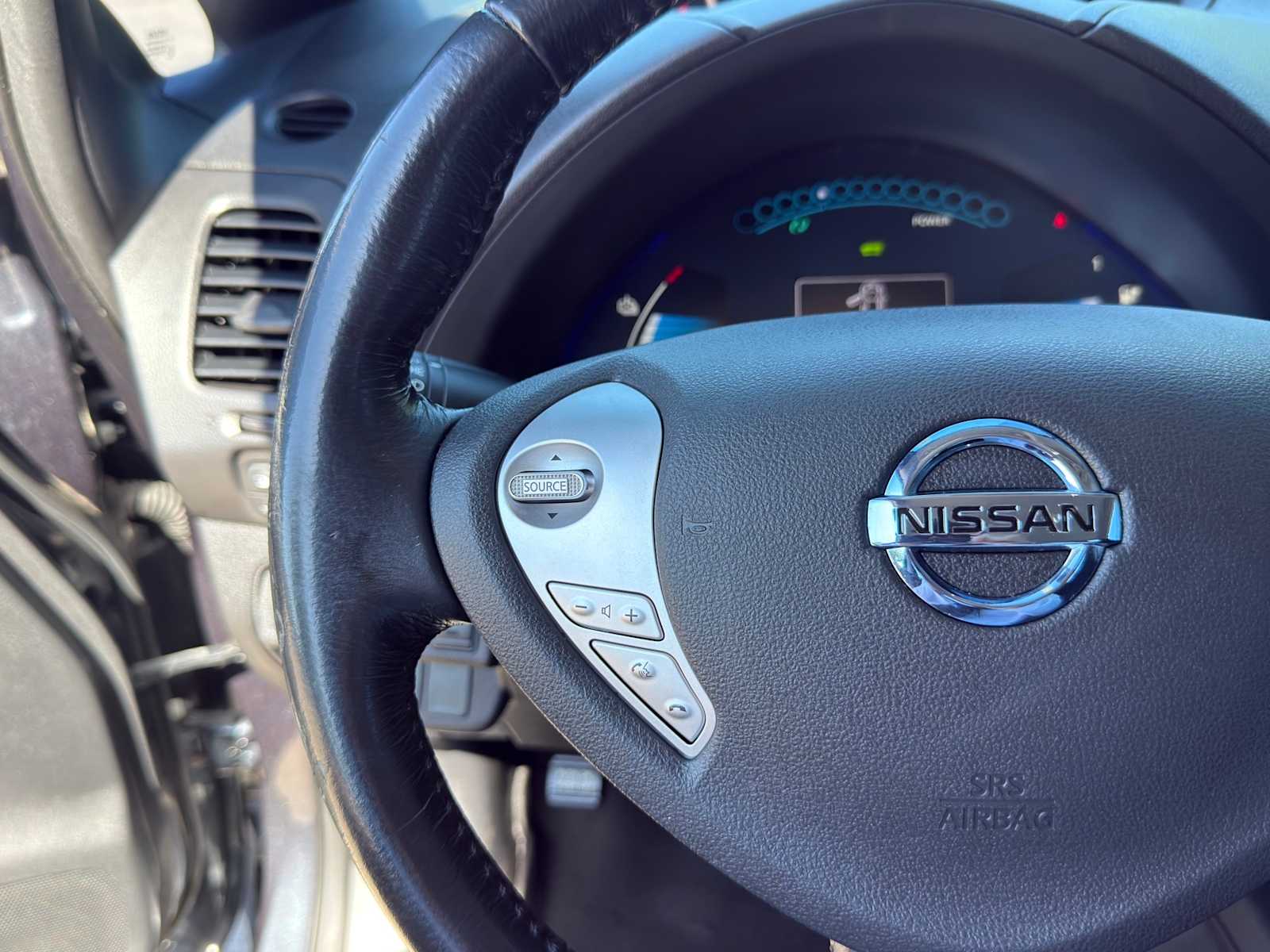 Thumbnail: 2013 Nissan Leaf - 16