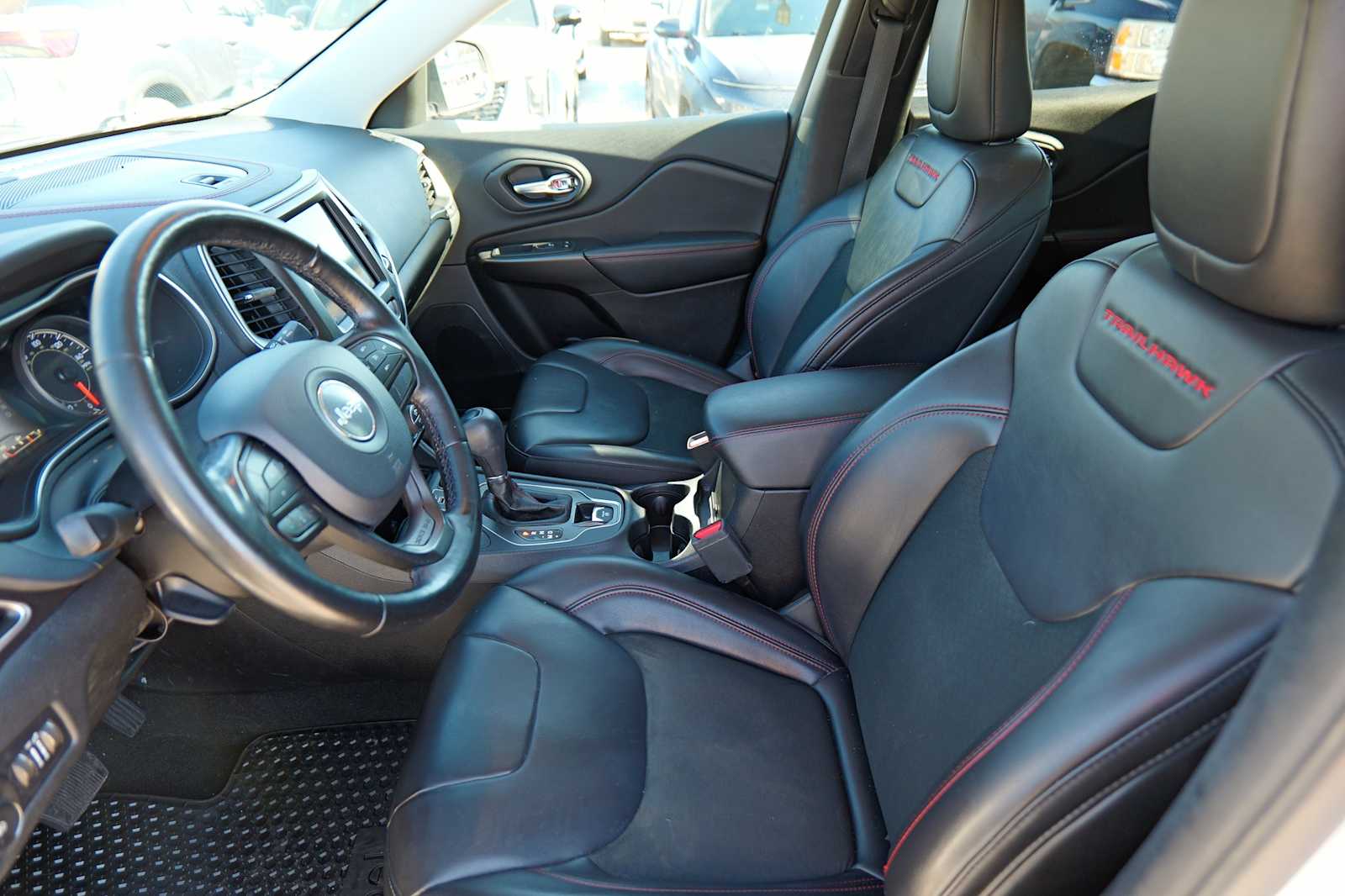 Thumbnail: 2020 Jeep Cherokee - 10