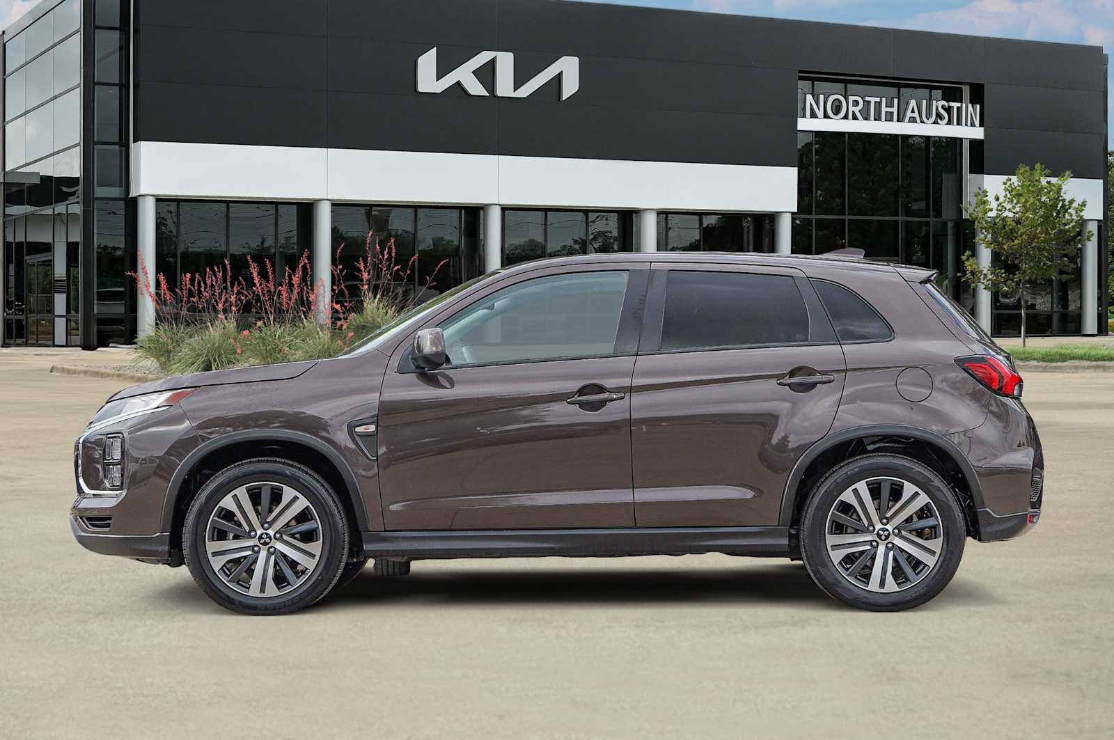 Thumbnail: 2021 Mitsubishi Outlander Sport - 4