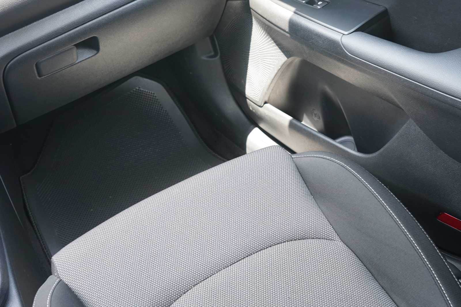 2024 Kia Forte LXS - Photo 25
