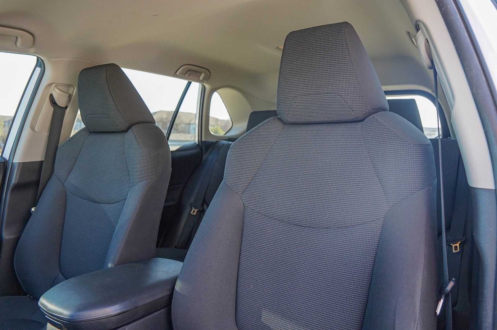 Thumbnail: 2021 Toyota RAV4 - 11