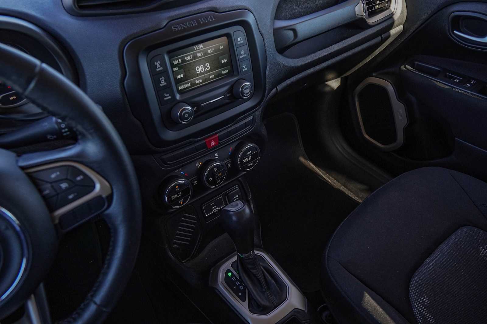 Thumbnail: 2015 Jeep Renegade - 17