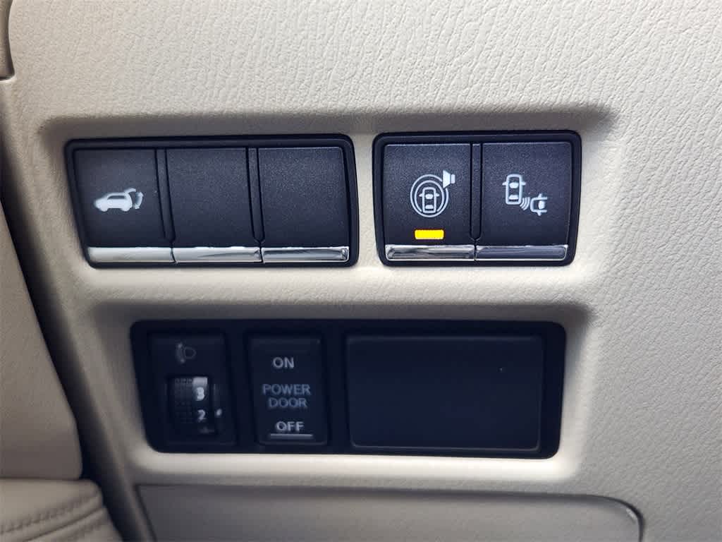 2015 INFINITI QX80  22