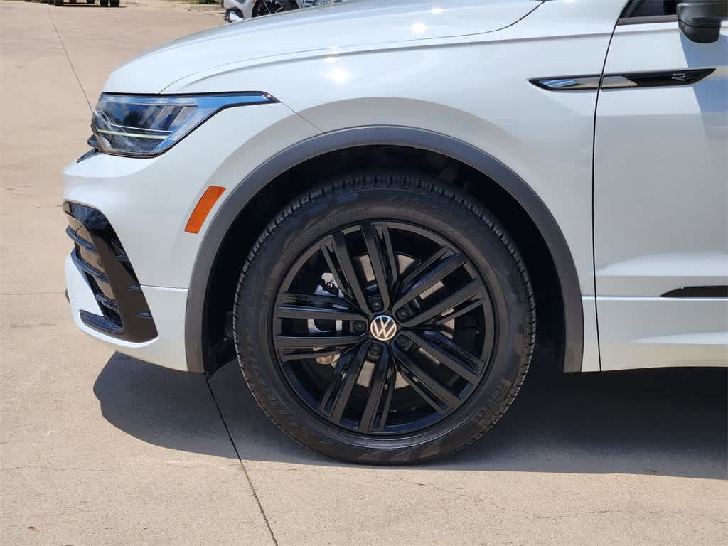 Thumbnail: 2022 Volkswagen Tiguan - 8