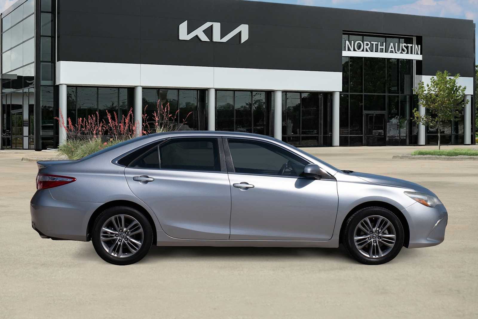 Thumbnail: 2015 Toyota Camry - 7