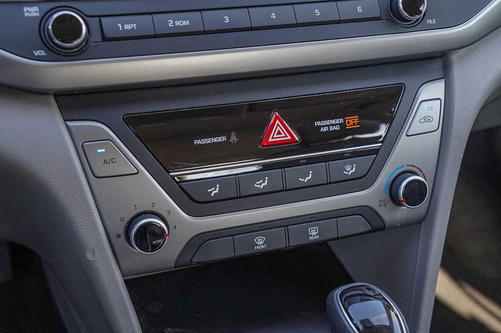 Thumbnail: 2017 Hyundai Elantra - 19