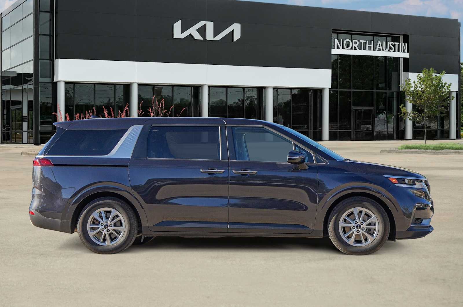 Thumbnail: 2024 Kia Carnival - 7