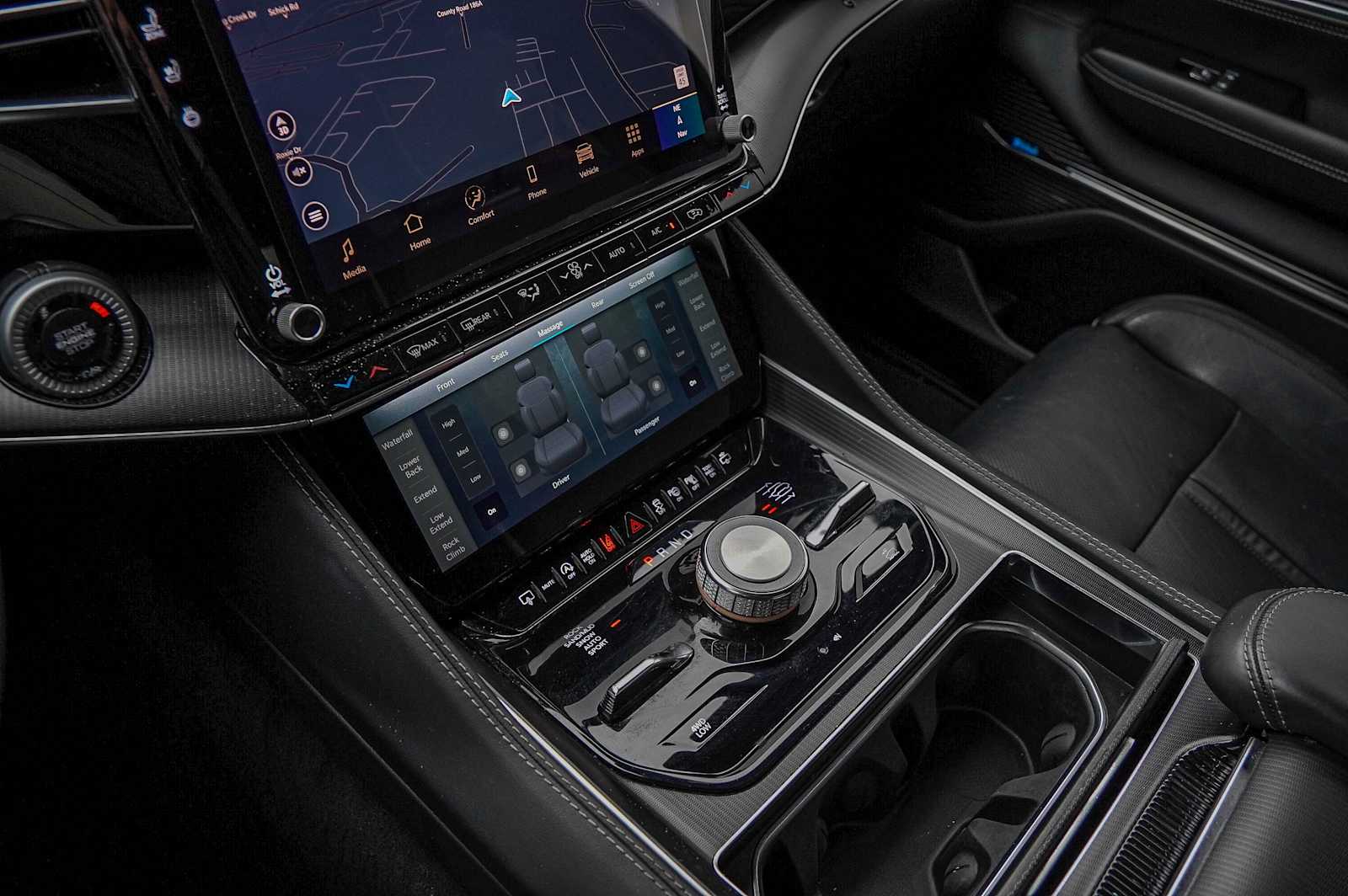 Thumbnail: 2024 Jeep Grand Wagoneer - 18