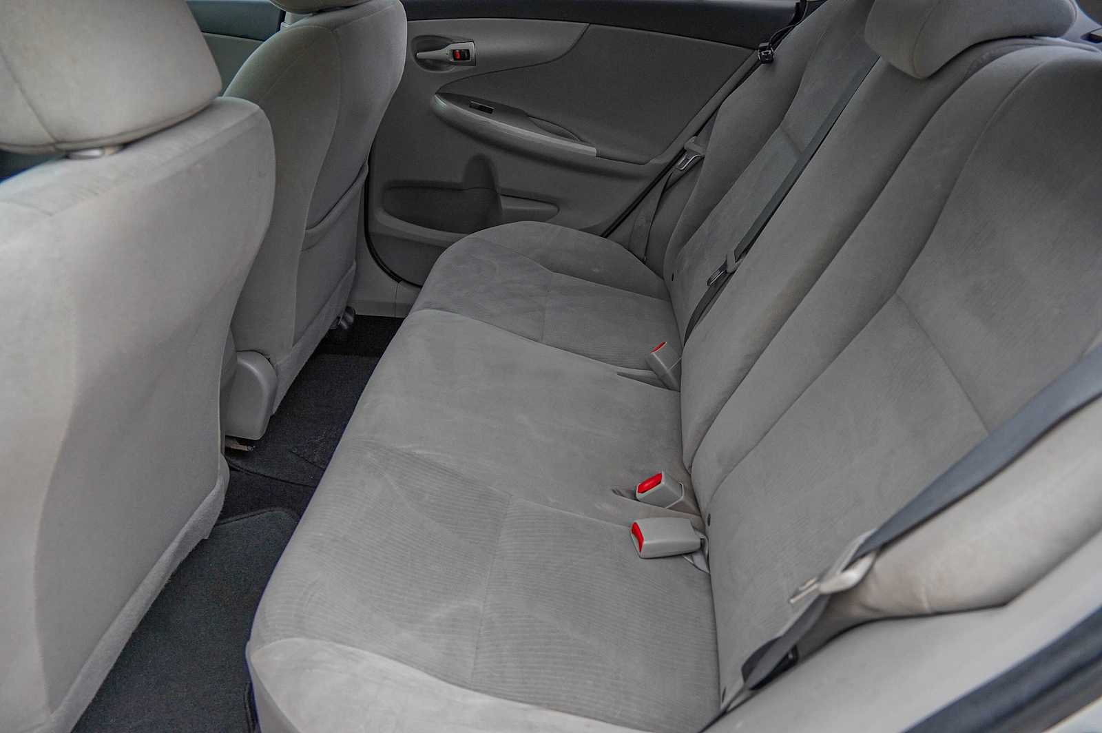 Thumbnail: 2013 Toyota Corolla - 26