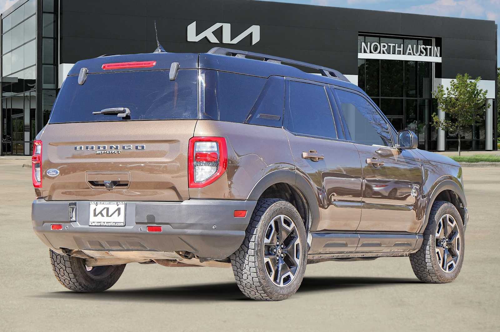 Thumbnail: 2022 Ford Bronco Sport - 6