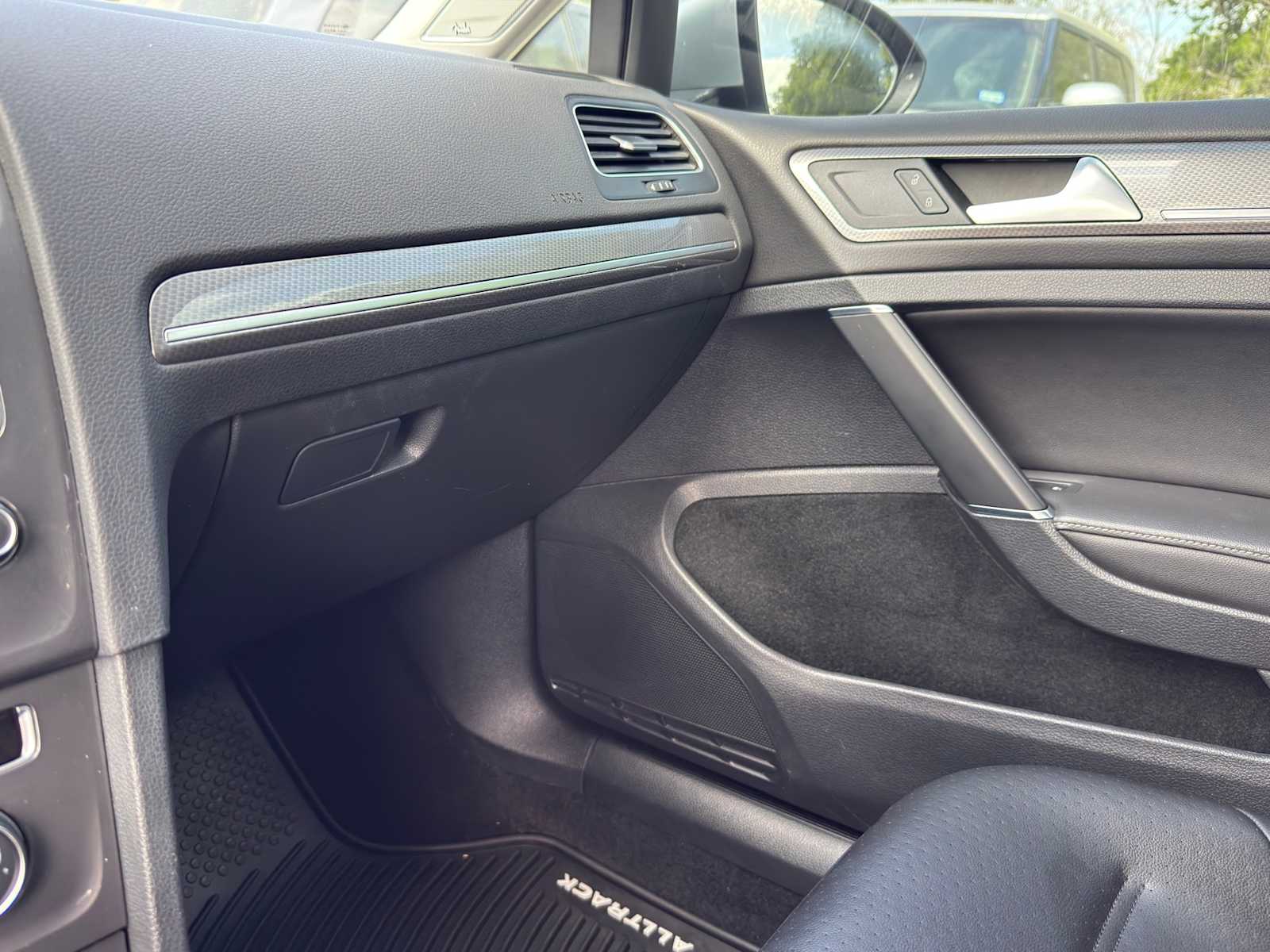 Thumbnail: 2020 Kia Sorento - 21