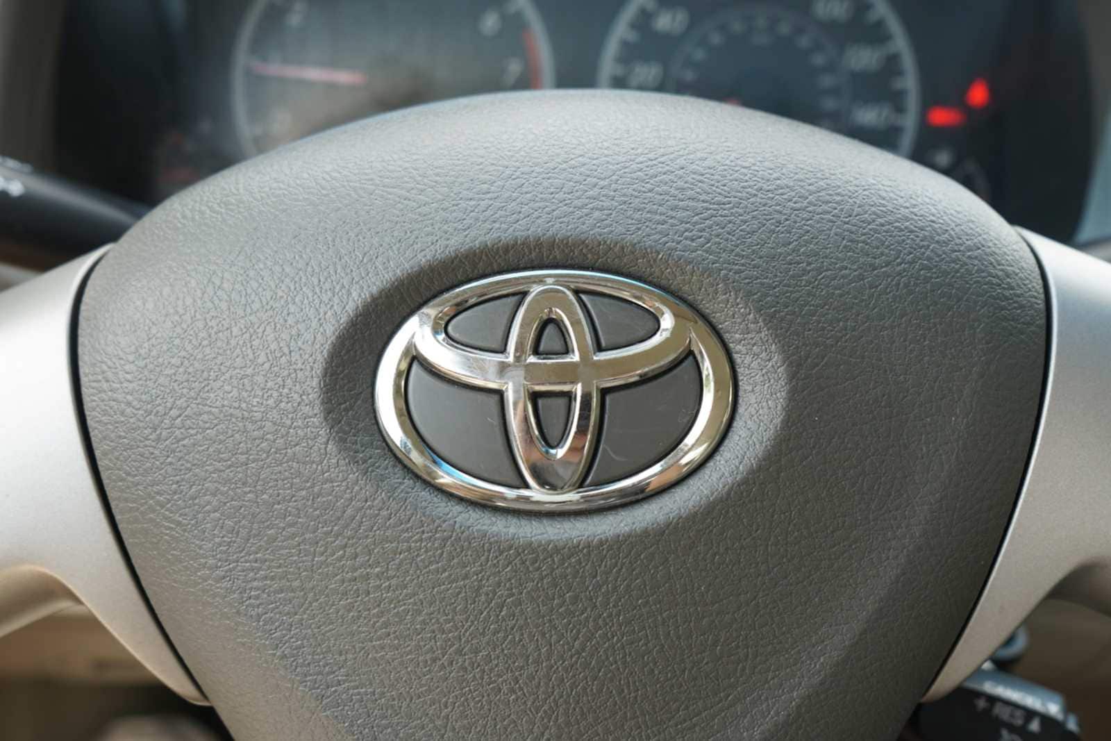 Thumbnail: 2010 Toyota Corolla - 13