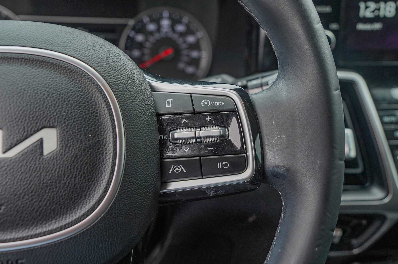 Thumbnail: 2023 Kia Sorento - 14