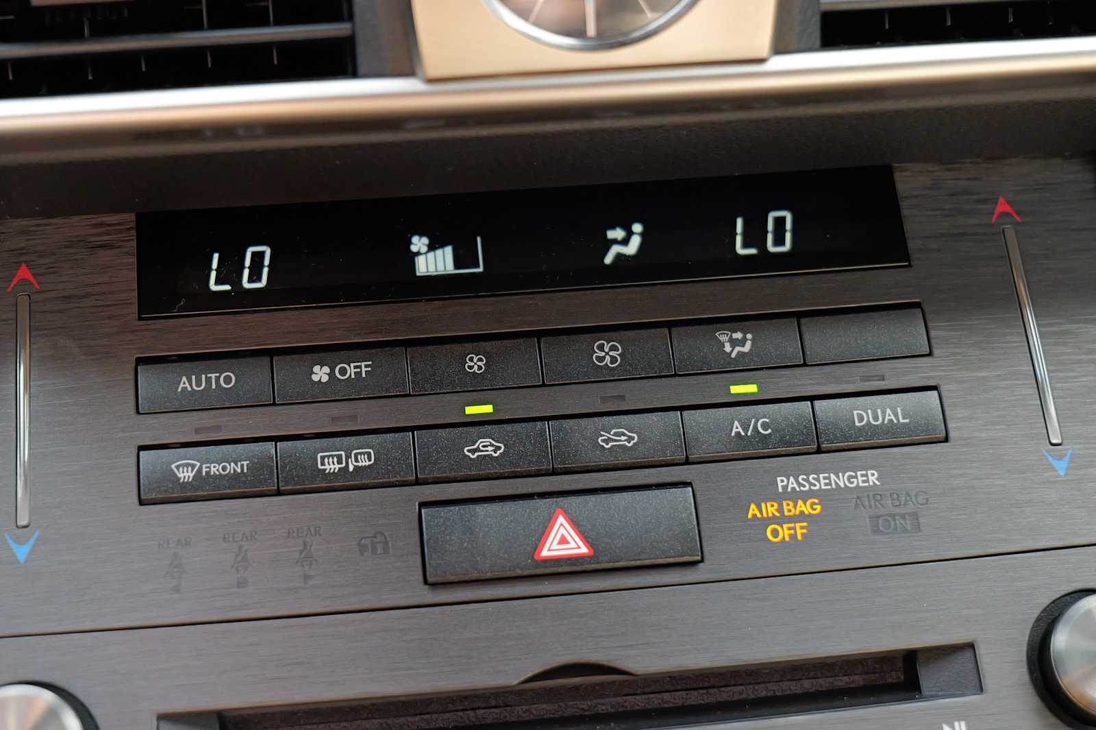 Thumbnail: 2020 Lexus IS - 17