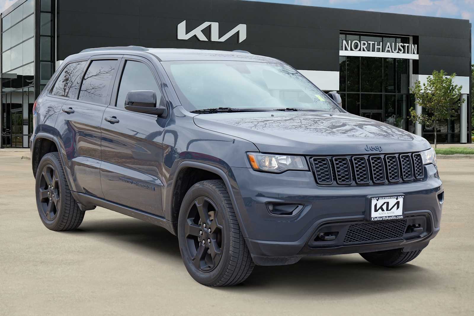 Thumbnail: 2018 Jeep Grand Cherokee - 8