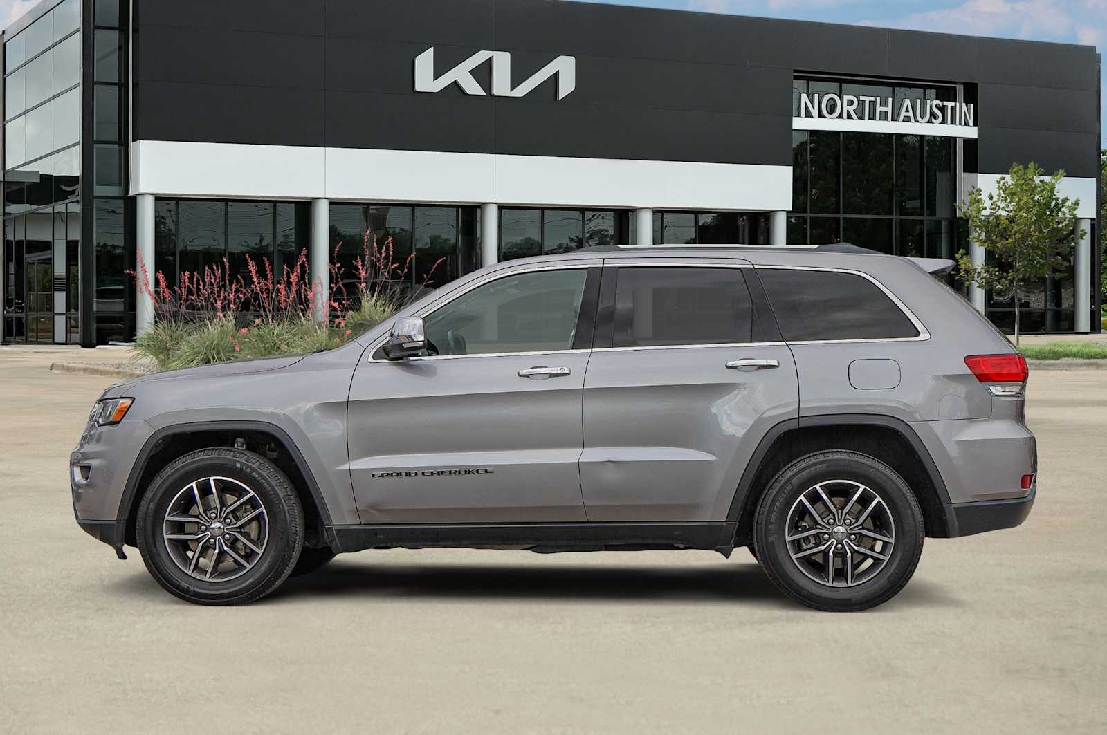 Thumbnail: 2018 Jeep Grand Cherokee - 4