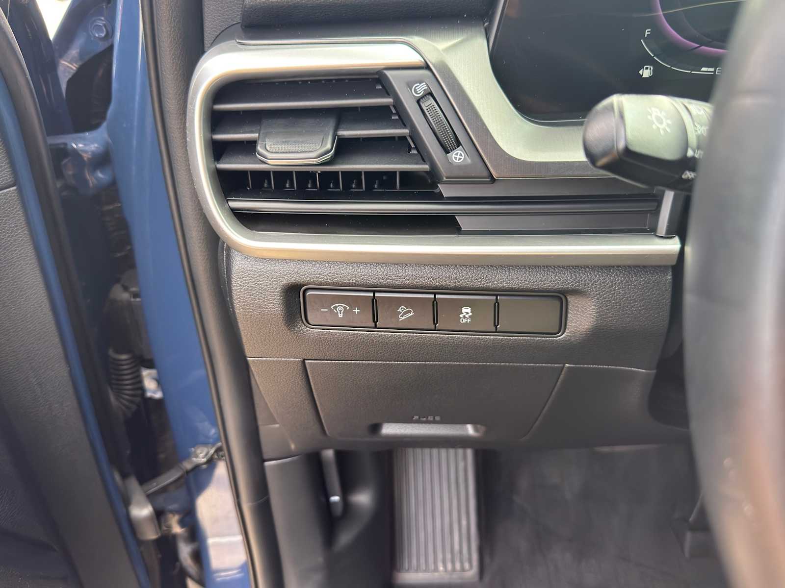 Thumbnail: 2023 Kia Telluride - 19