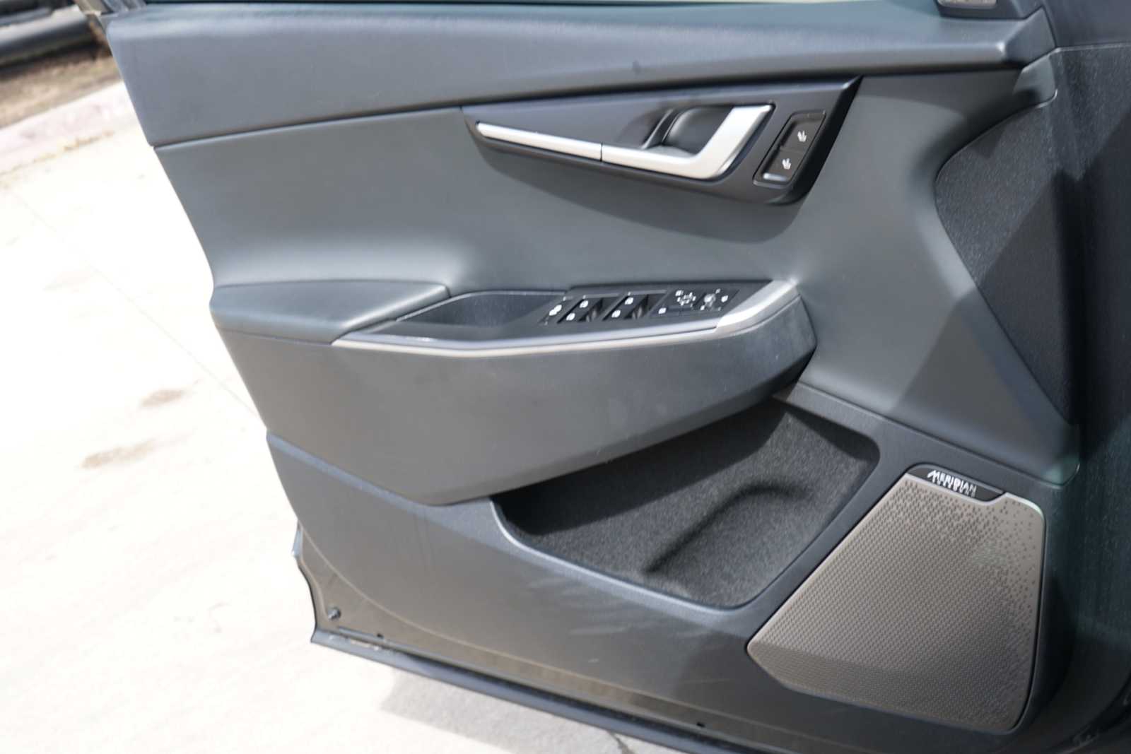 Thumbnail: 2024 Kia EV6 - 16