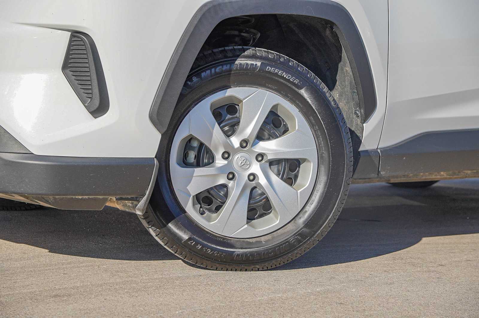 Thumbnail: 2021 Toyota RAV4 - 2