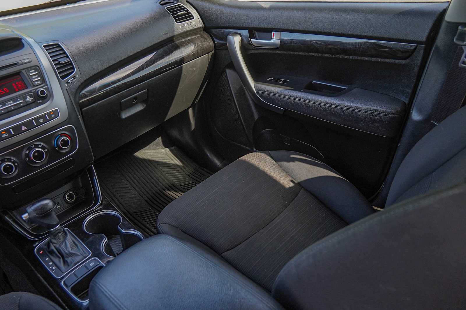 Thumbnail: 2014 Kia Sorento - 25