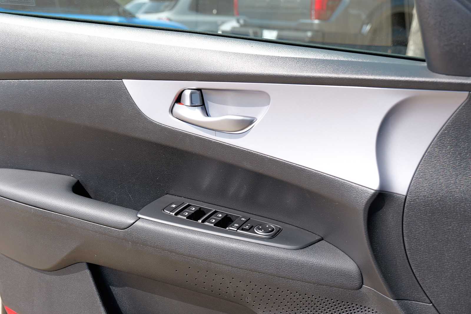 Thumbnail: 2024 Kia Forte - 21