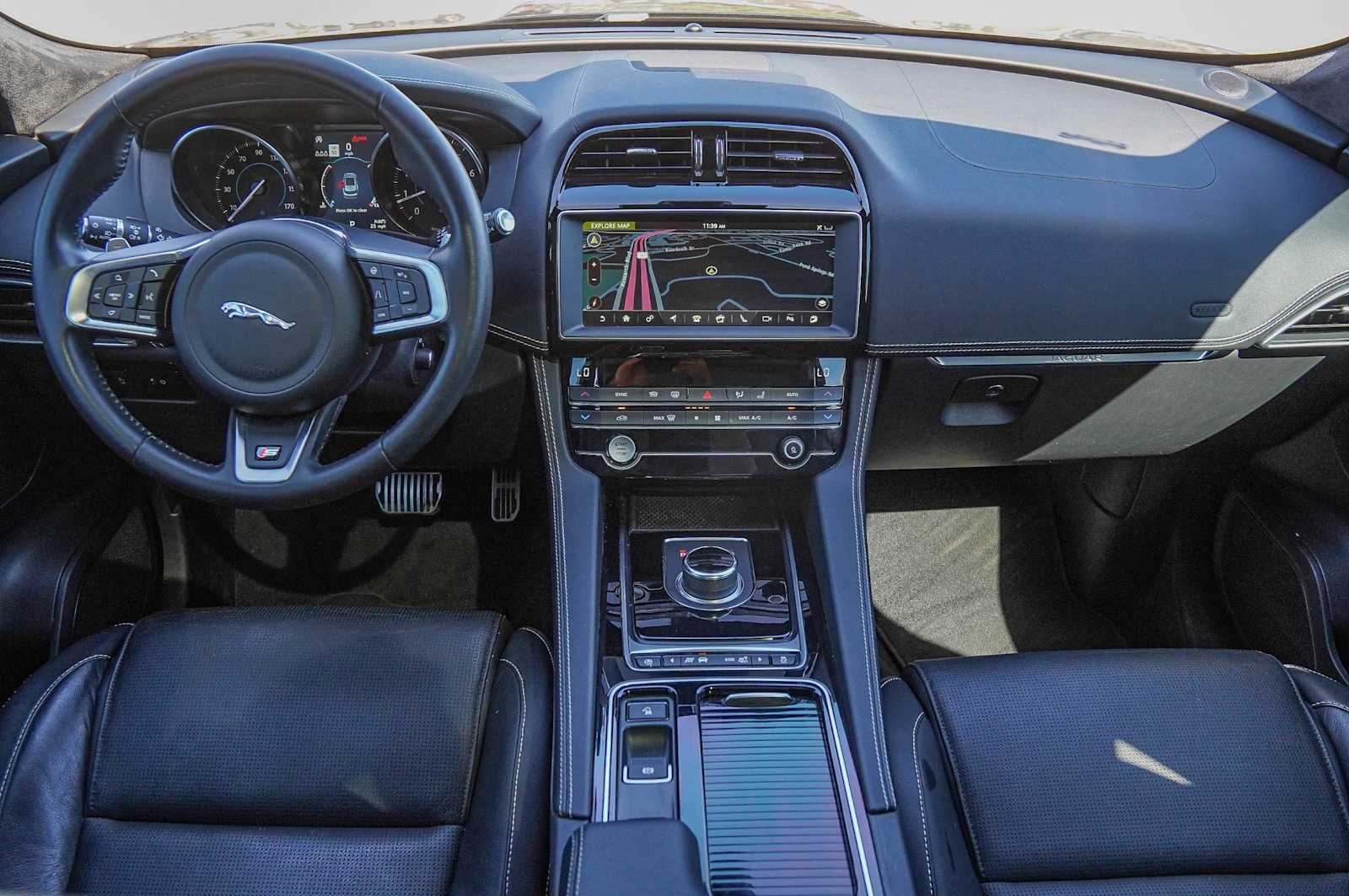 Thumbnail: 2020 Jaguar F-Pace - 26