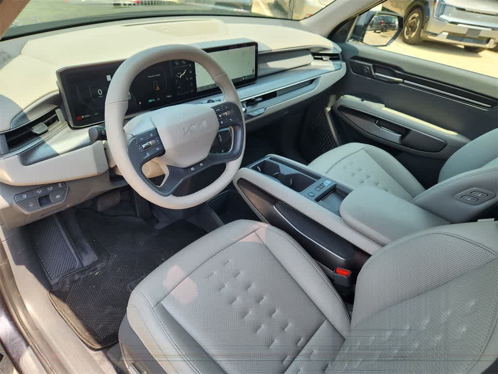 Certified 2025 Kia EV9 Wind with VIN 5XYAFFS50SG003069 for sale in Austin, TX