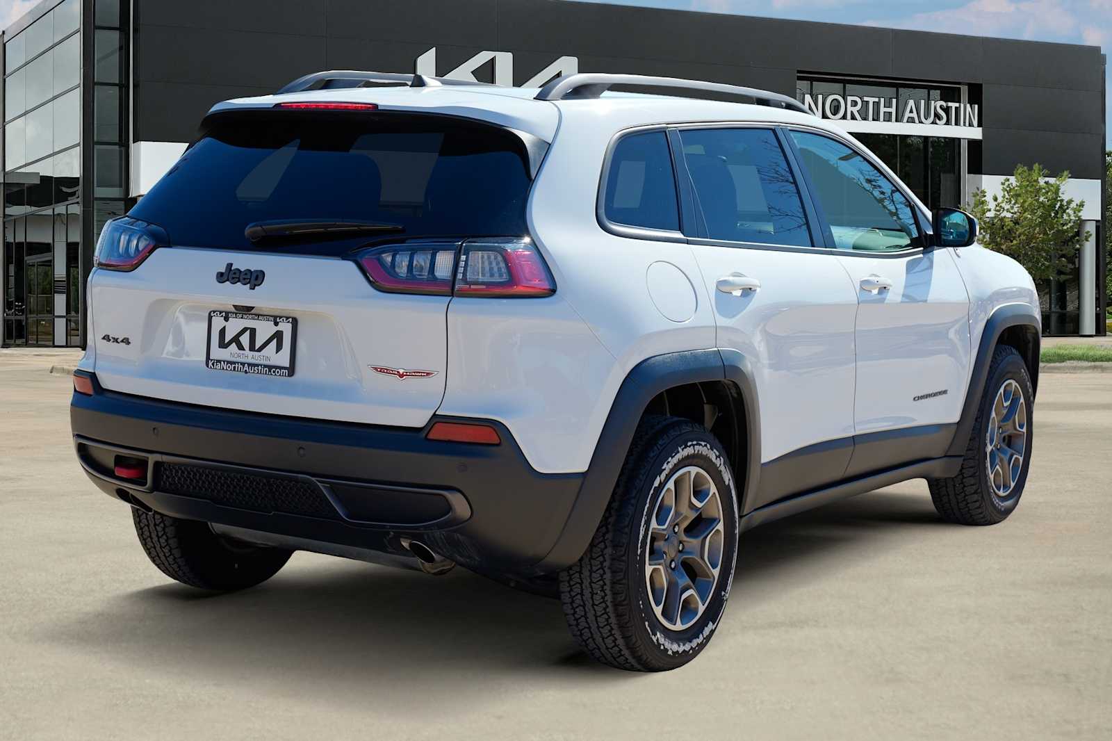 Thumbnail: 2020 Jeep Cherokee - 6