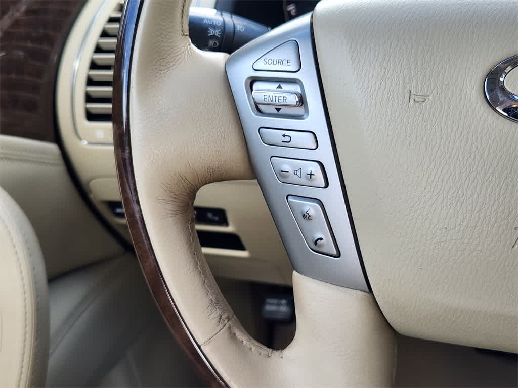 2015 INFINITI QX80  28