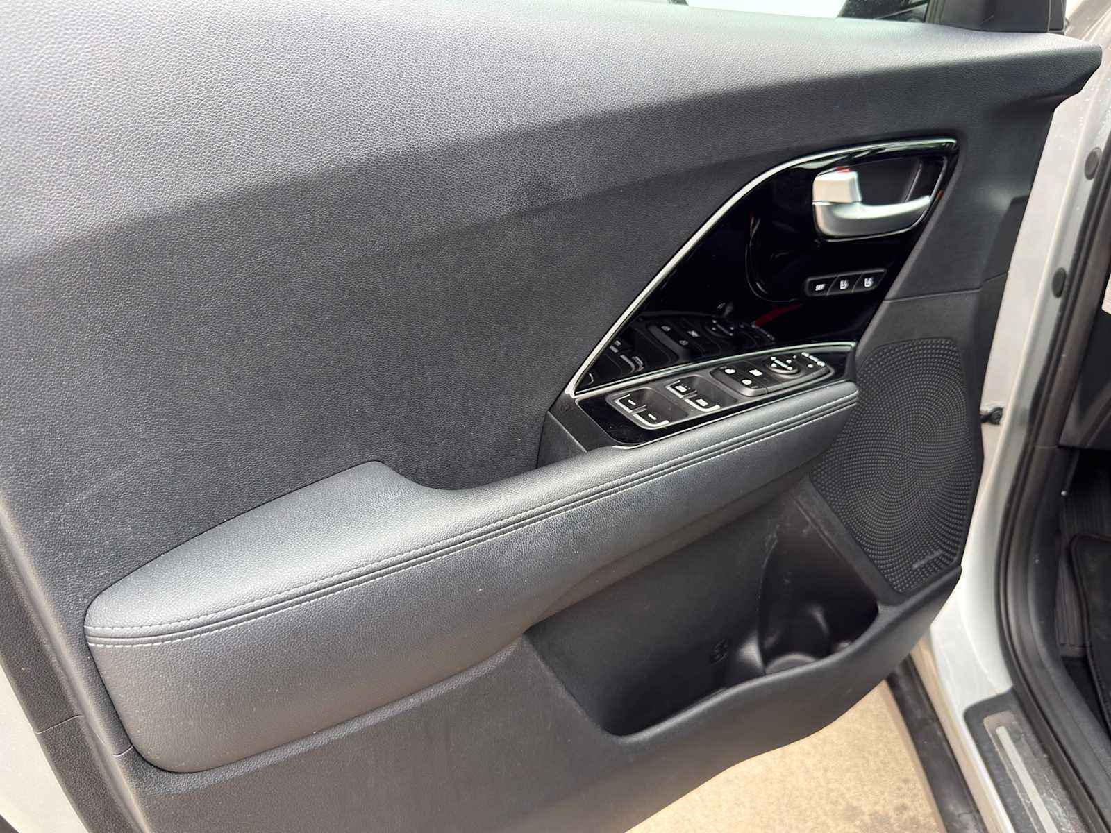 Thumbnail: 2018 Kia Niro - 24