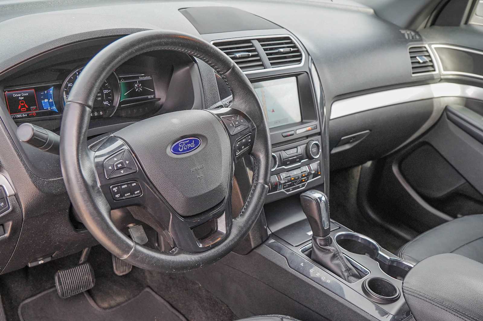 Thumbnail: 2017 Ford Explorer - 9