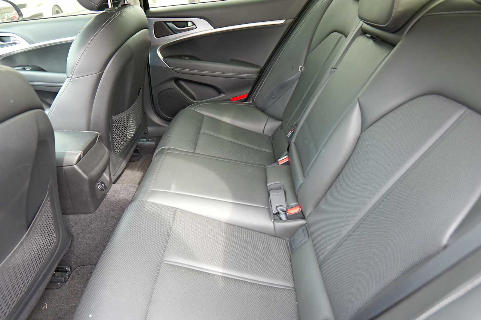 Thumbnail: 2021 Genesis G70 - 23