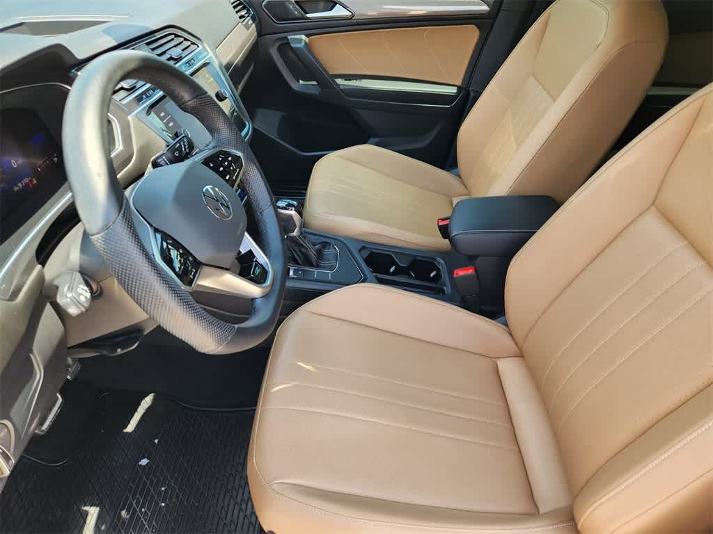 Thumbnail: 2022 Volkswagen Tiguan - 13